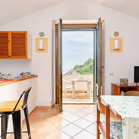 Holiday home Thea Maris